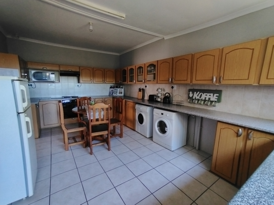 10 Bedroom Property for Sale in Warrenton Northern Cape